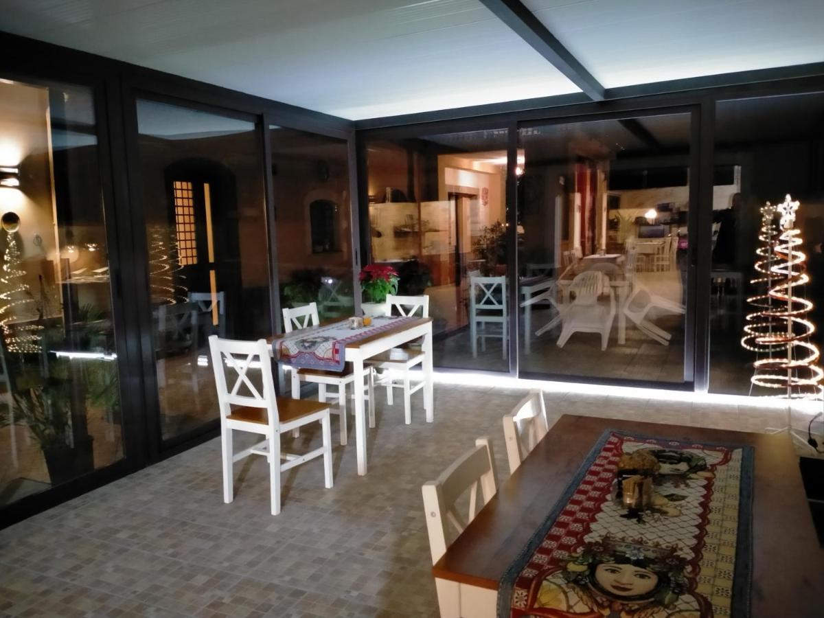 גיארדיני נאקסוס Villa Laura Apartment מראה חיצוני תמונה