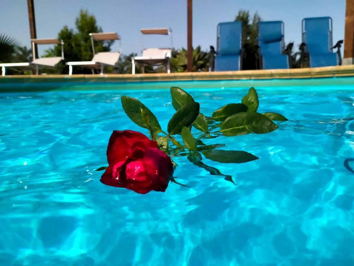 גיארדיני נאקסוס Villa Laura Apartment מראה חיצוני תמונה