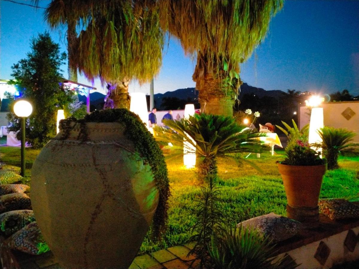גיארדיני נאקסוס Villa Laura Apartment מראה חיצוני תמונה