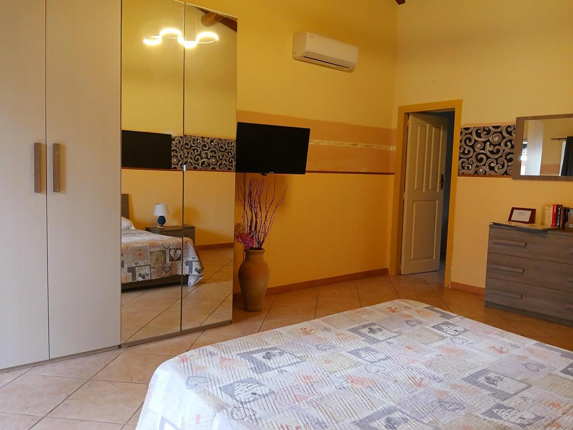 גיארדיני נאקסוס Villa Laura Apartment מראה חיצוני תמונה