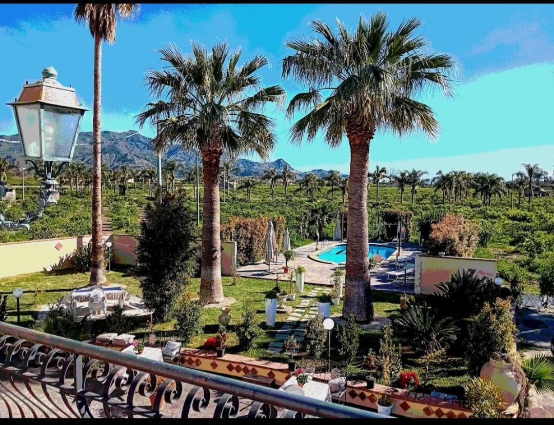 גיארדיני נאקסוס Villa Laura Apartment מראה חיצוני תמונה